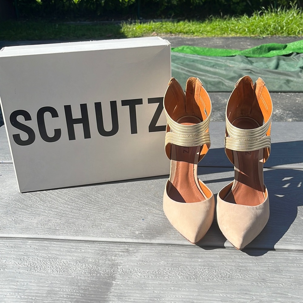 Schultz Pointed Heel - image 1